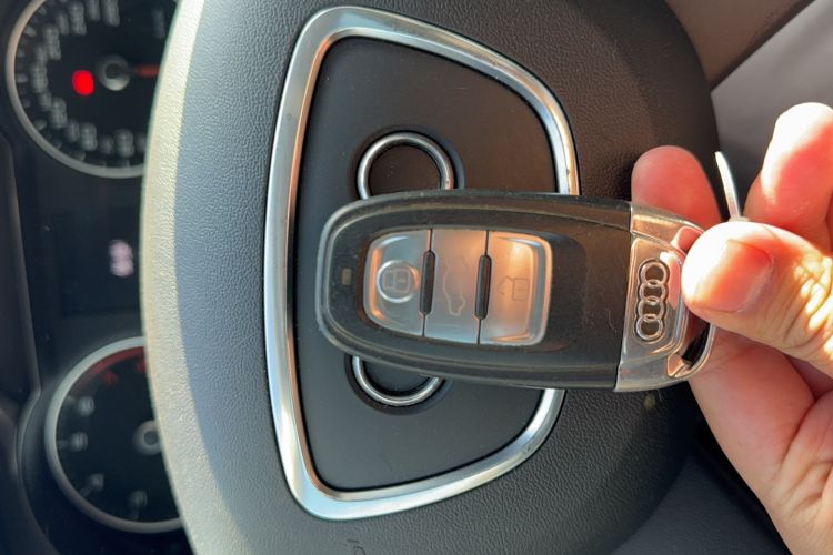 Used Audi A4L 2013 30 TFSI Manual Comfort Model Vehicle Key