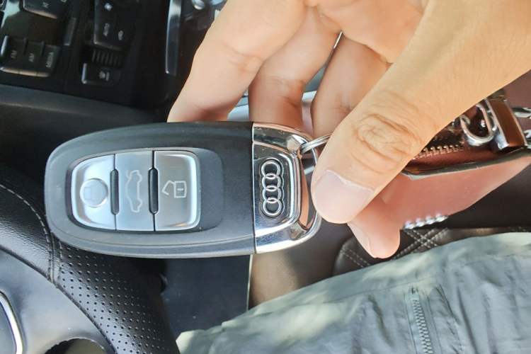 Used Audi A4L 2013 30 TFSI Automatic Comfort Model Vehicle Key
