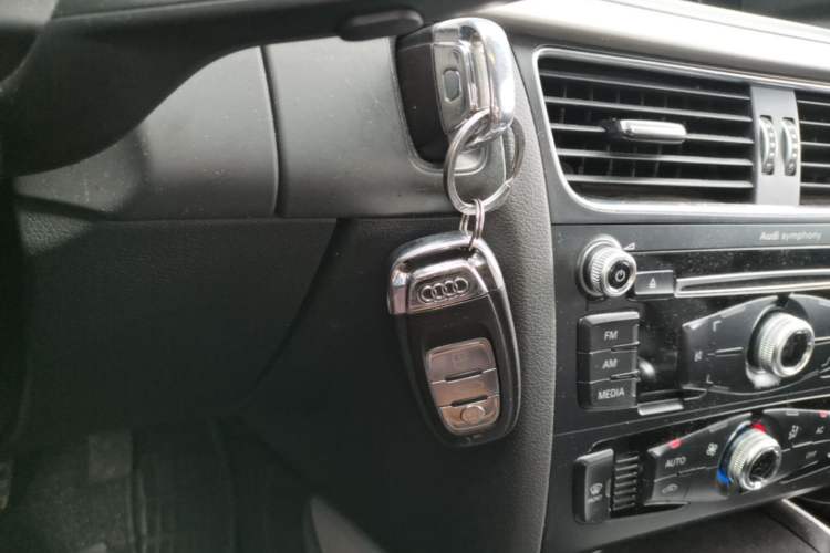Used Audi A4L 2013 35 TFSI Automatic Standard Model Vehicle Key