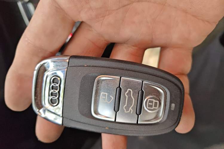 Used Audi A4L 2013 35 TFSI Automatic Standard Model Vehicle Key