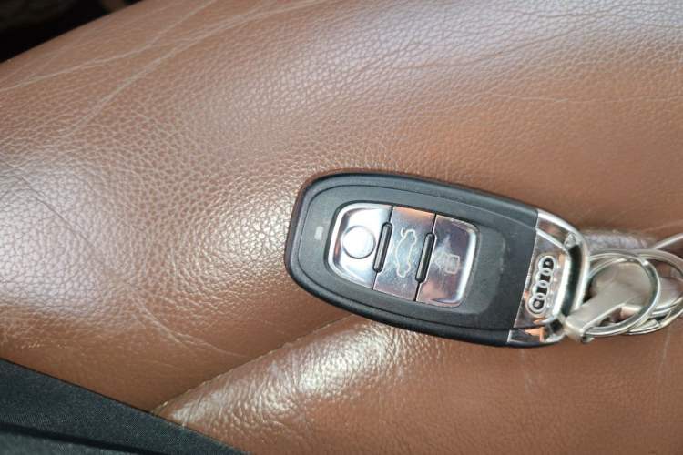Used Audi A4L 2013 35 TFSI Automatic Standard Model Vehicle Key