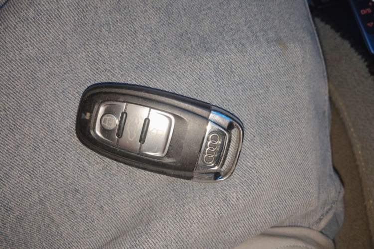 Used Audi A4L 2013 35 TFSI Automatic Standard Model Vehicle Key