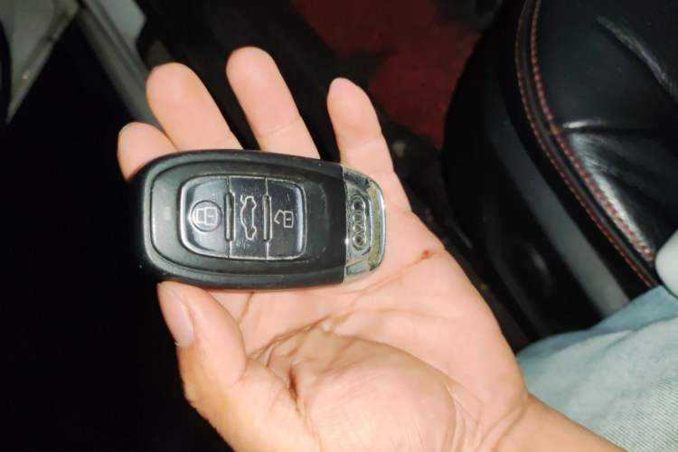 Used Audi A4L 2013 35 TFSI Automatic Standard Model Vehicle Key
