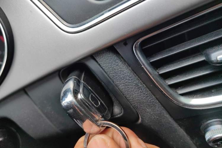 Used Audi A4L 2013 35 TFSI Automatic Comfort Model Vehicle Key