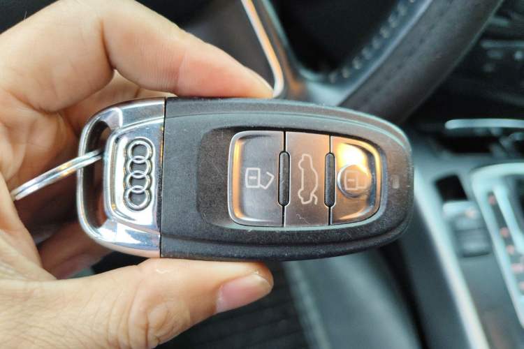 Used Audi A4L 2013 30 TFSI Automatic Comfort Model Vehicle Key