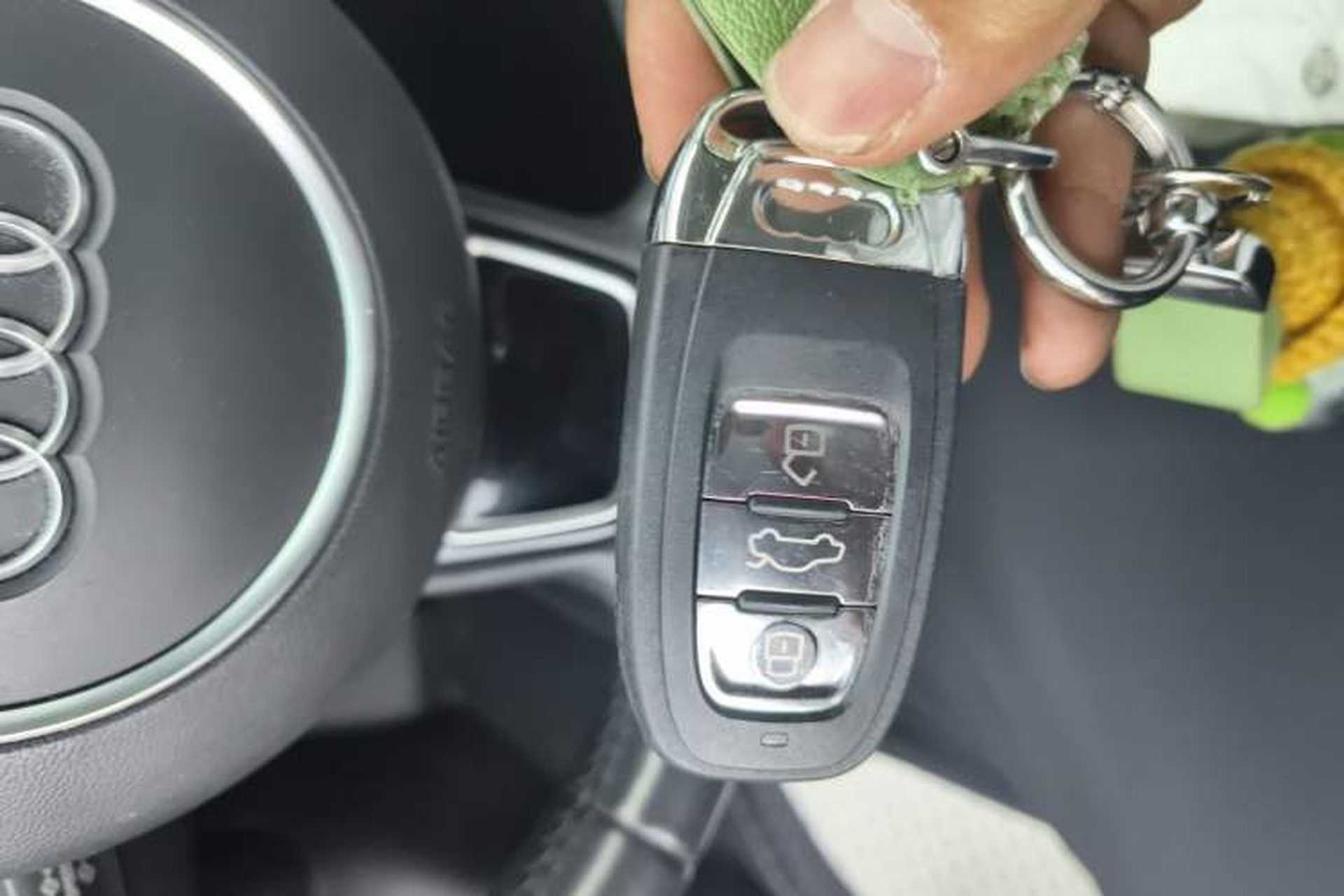 Used Audi A4L 2013 35 TFSI Automatic Standard Model Vehicle Key