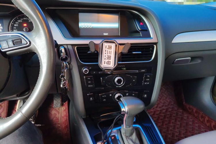 Used Audi A4L 2013 35 TFSI Automatic Standard Model Audio And AC Panel