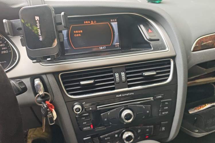 Used Audi A4L 2013 35 TFSI Automatic Comfort Model Audio And AC Panel