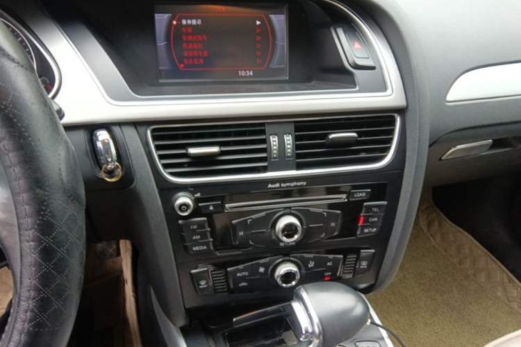 Used Audi A4L 2013 35 TFSI Automatic Standard Model Audio And AC Panel