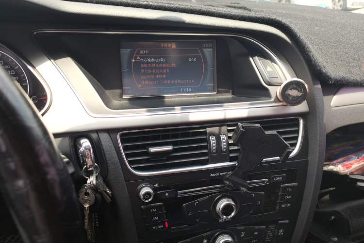 Used Audi A4L 2013 30 TFSI Automatic Comfort Model Audio And AC Panel