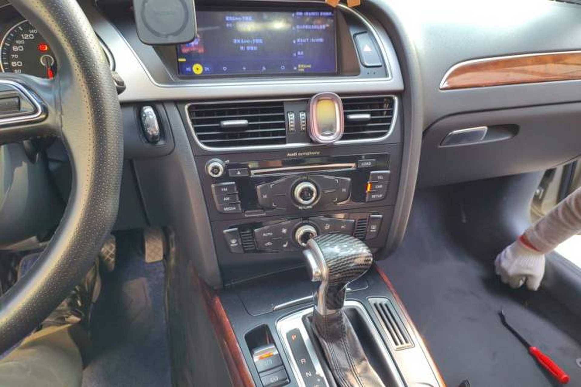 Used Audi A4L 2013 35 TFSI Automatic Standard Model Audio And AC Panel