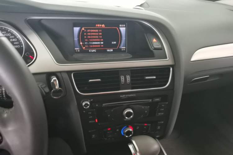 Used Audi A4L 2013 35 TFSI Automatic Standard Model Audio And AC Panel