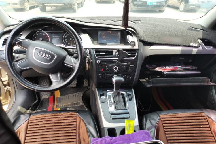 Used Audi A4L 2013 30 TFSI Automatic Comfort Model Center Console