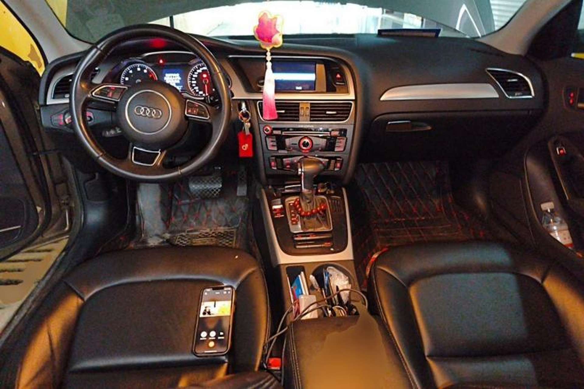 Used Audi A4L 2013 35 TFSI Automatic Standard Model Center Console