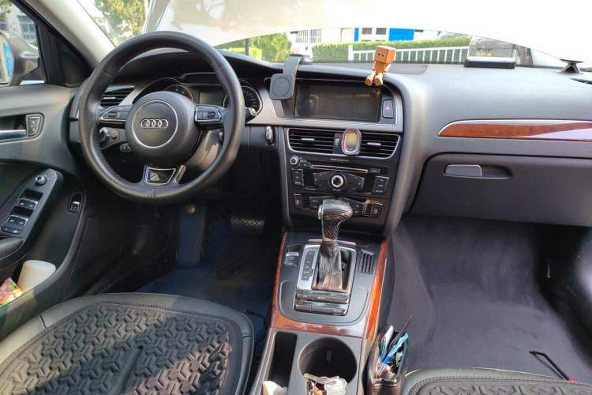 Used Audi A4L 2013 35 TFSI Automatic Standard Model Center Console