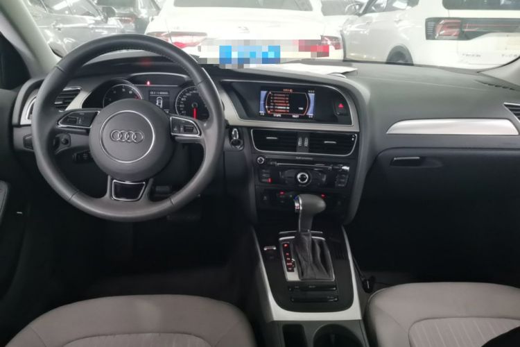 Used Audi A4L 2013 35 TFSI Automatic Standard Model Center Console