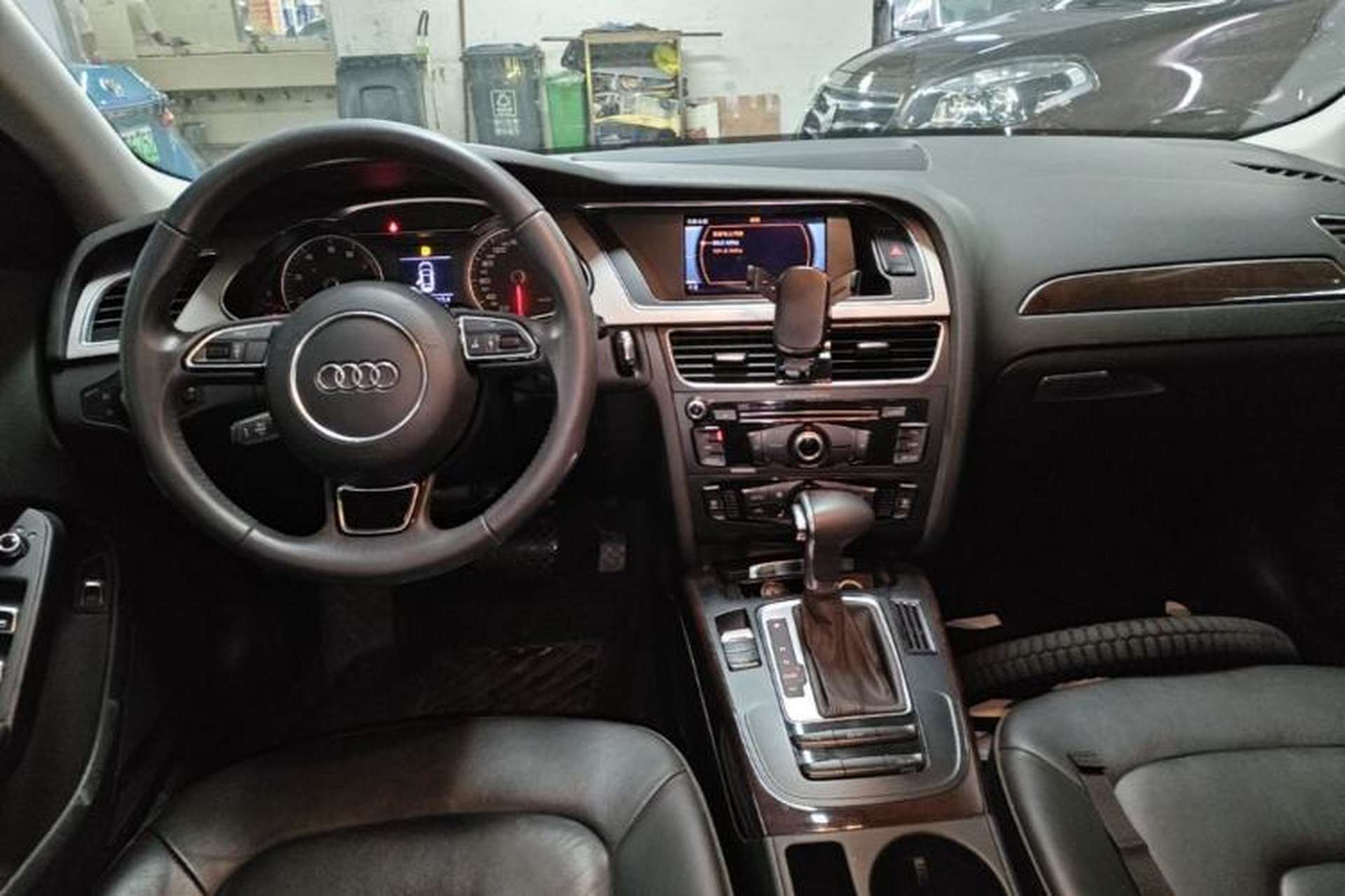 Used Audi A4L 2013 35 TFSI Automatic Comfort Model Center Console