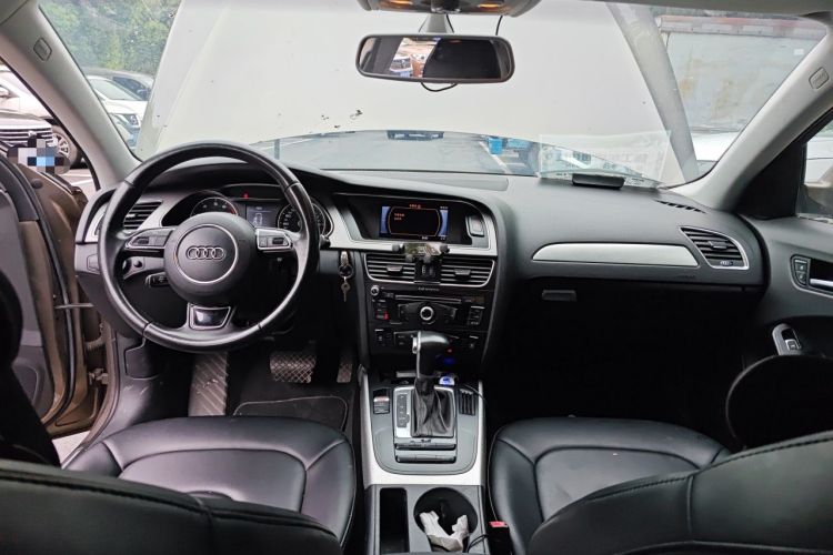 Used Audi A4L 2013 35 TFSI Automatic Standard Model Center Console