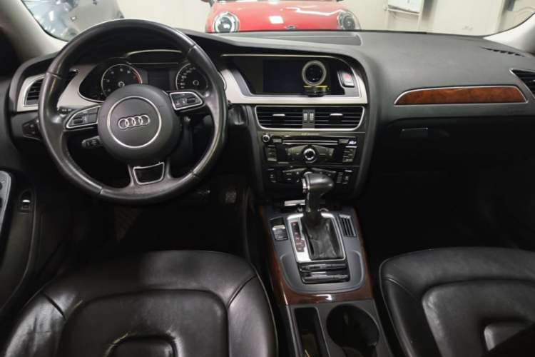 Used Audi A4L 2013 35 TFSI Automatic Comfort Model Center Console