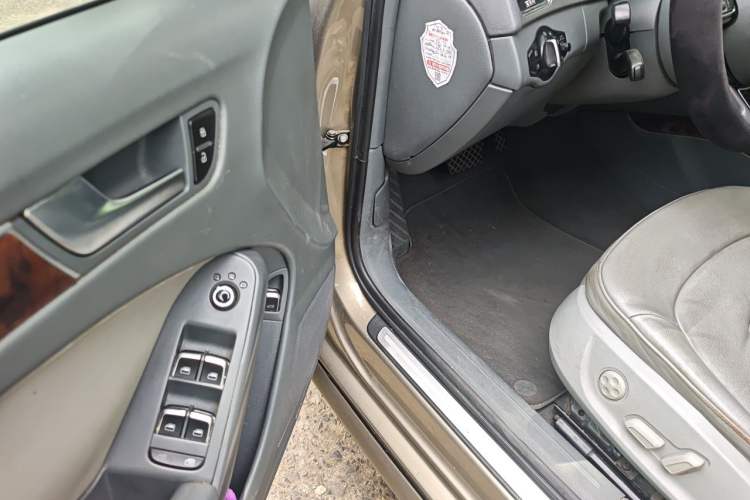 Used Audi A4L 2013 35 TFSI Automatic Comfort Model Driver Seat