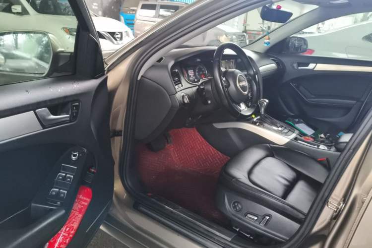 Used Audi A4L 2013 35 TFSI Automatic Standard Model Driver Seat