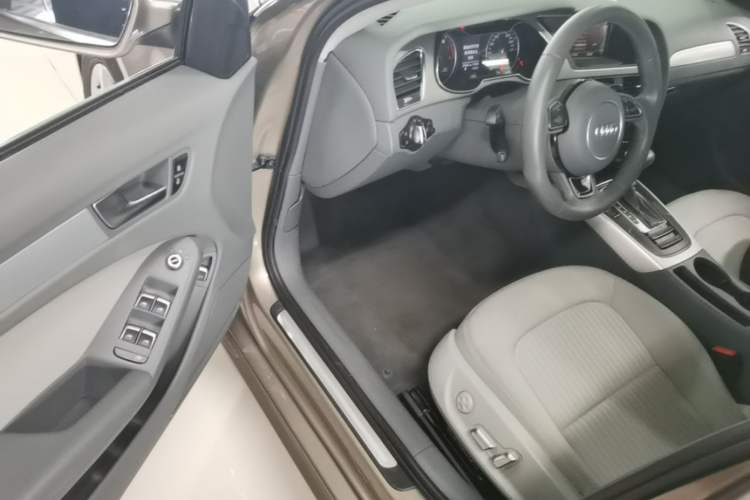Used Audi A4L 2013 35 TFSI Automatic Standard Model Driver Seat