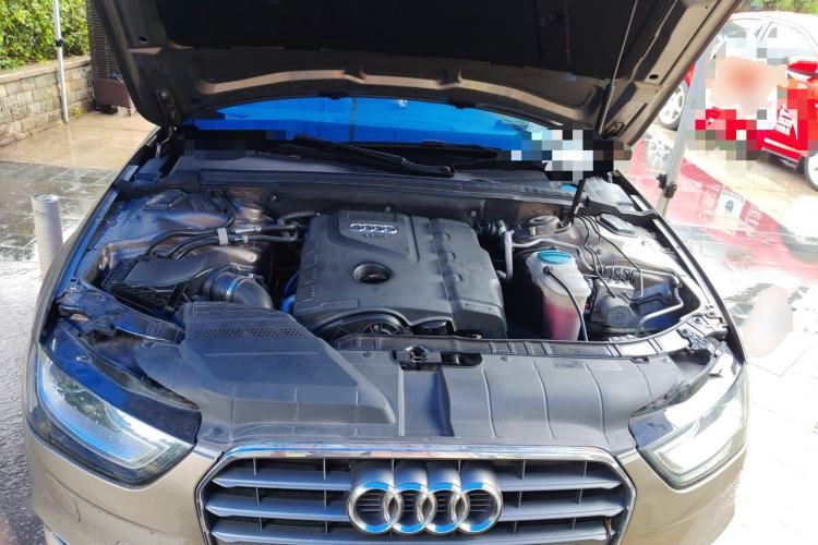 Used Audi A4L 2013 35 TFSI Automatic Standard Model Engine Bay