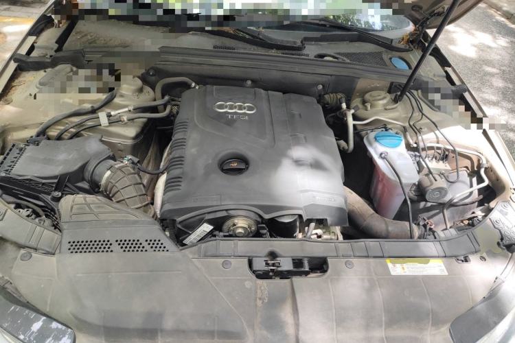 Used Audi A4L 2013 35 TFSI Automatic Standard Model Engine Bay