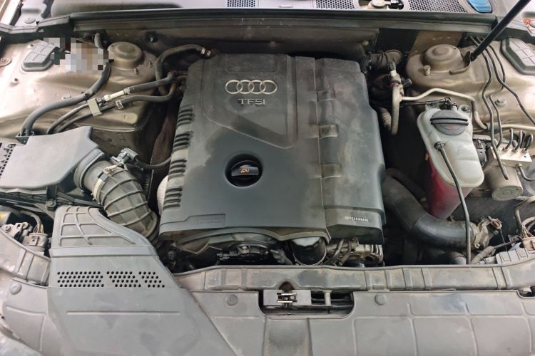 Used Audi A4L 2013 35 TFSI Automatic Standard Model Engine Bay