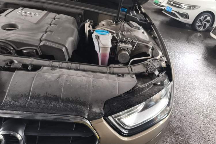 Used Audi A4L 2013 35 TFSI Automatic Standard Model Engine Bay Left