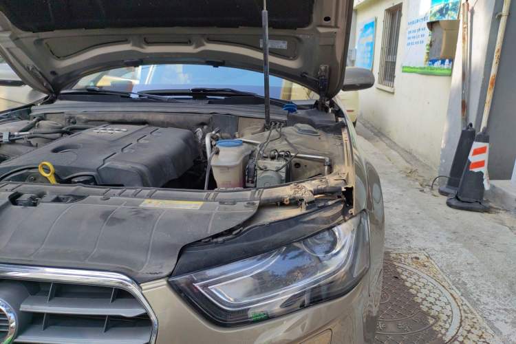 Used Audi A4L 2013 35 TFSI Automatic Standard Model Engine Bay Left