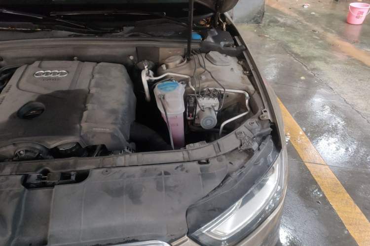 Used Audi A4L 2013 35 TFSI Automatic Standard Model Engine Bay Left