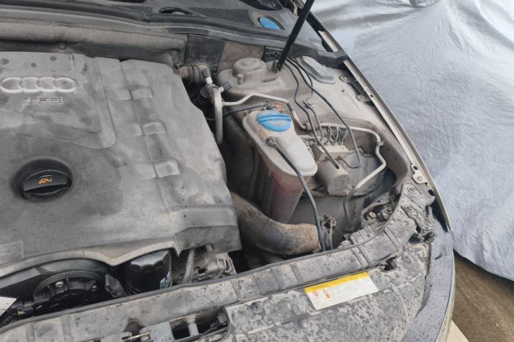 Used Audi A4L 2013 35 TFSI Automatic Comfort Model Engine Bay Left