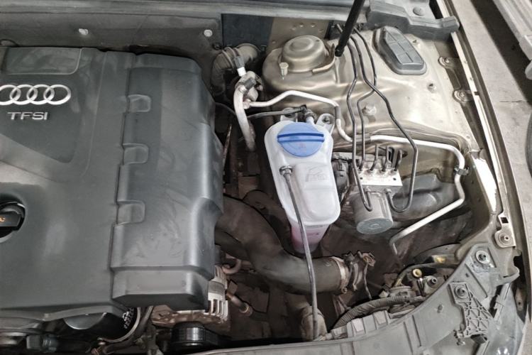 Used Audi A4L 2013 35 TFSI Automatic Comfort Model Engine Bay Left