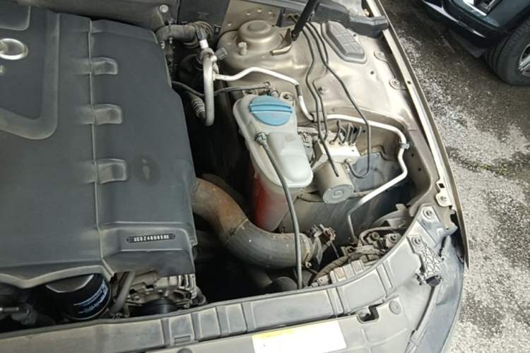Used Audi A4L 2013 35 TFSI Automatic Comfort Model Engine Bay Left
