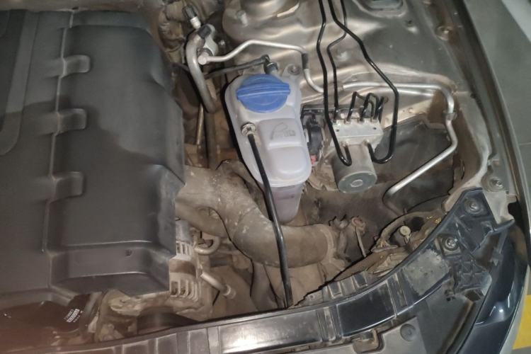 Used Audi A4L 2013 35 TFSI Automatic Standard Model Engine Bay Left