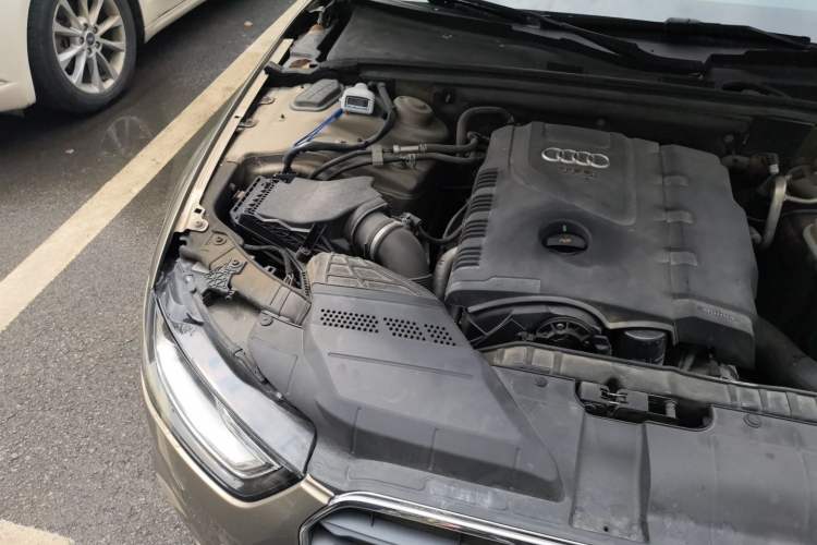 Used Audi A4L 2013 35 TFSI Automatic Standard Model Engine Bay Right