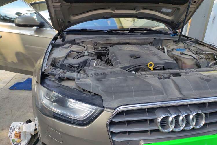Used Audi A4L 2013 35 TFSI Automatic Standard Model Engine Bay Right