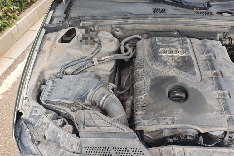 Used Audi A4L 2013 35 TFSI Automatic Comfort Model Engine Bay Right