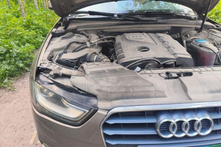 Used Audi A4L 2013 35 TFSI Automatic Comfort Model Engine Bay Right