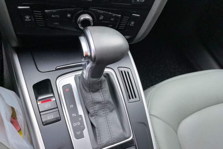 Used Audi A4L 2013 35 TFSI Automatic Standard Model Gear Lever