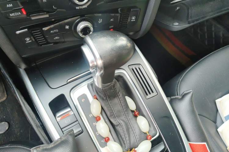 Used Audi A4L 2013 40 TFSI quattro Individual Sport Edition Gear Lever