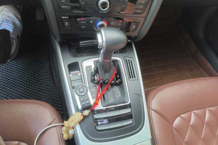 Used Audi A4L 2013 40 TFSI quattro Individual Sport Edition Gear Lever