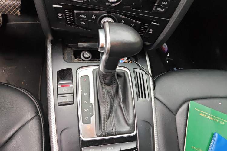 Used Audi A4L 2013 35 TFSI Automatic Standard Model Gear Lever