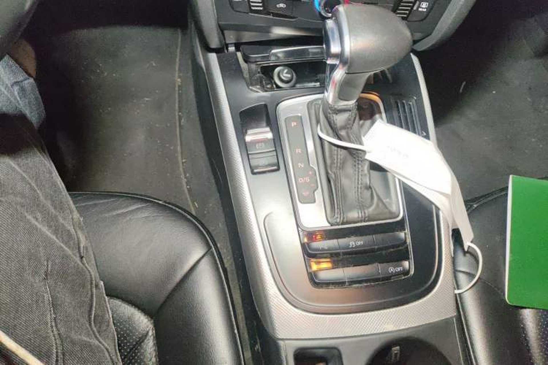 Used Audi A4L 2013 35 TFSI Automatic Standard Model Gear Lever
