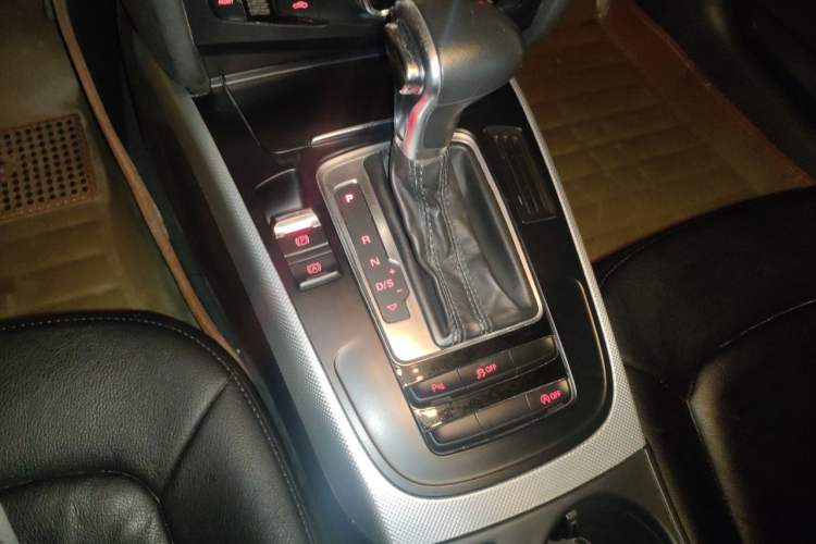 Used Audi A4L 2013 35 TFSI Automatic Standard Model Gear Lever