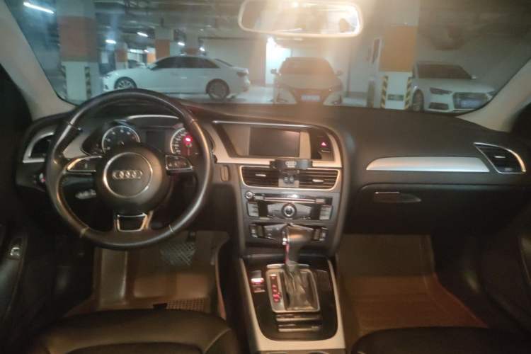 Used Audi A4L 2013 35 TFSI Automatic Standard Model Headliner