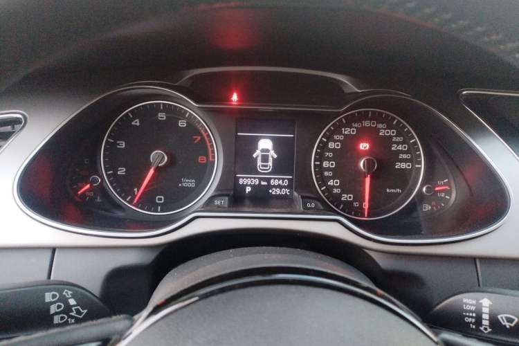 Used Audi A4L 2013 35 TFSI Automatic Comfort Model Instrument Cluster