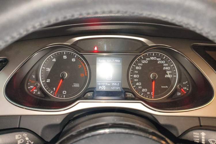 Used Audi A4L 2013 35 TFSI Automatic Standard Model Instrument Cluster