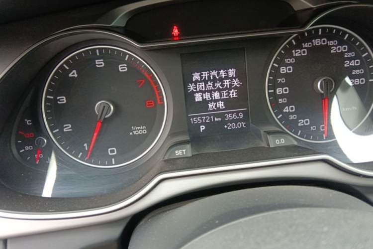 Used Audi A4L 2013 35 TFSI Automatic Standard Model Odometer Close Up
